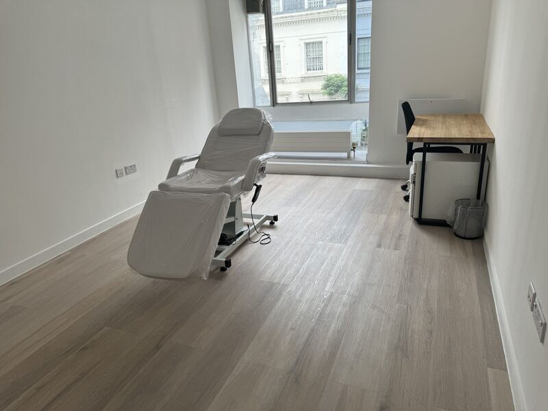 Room 2 at 189 Brompton Road