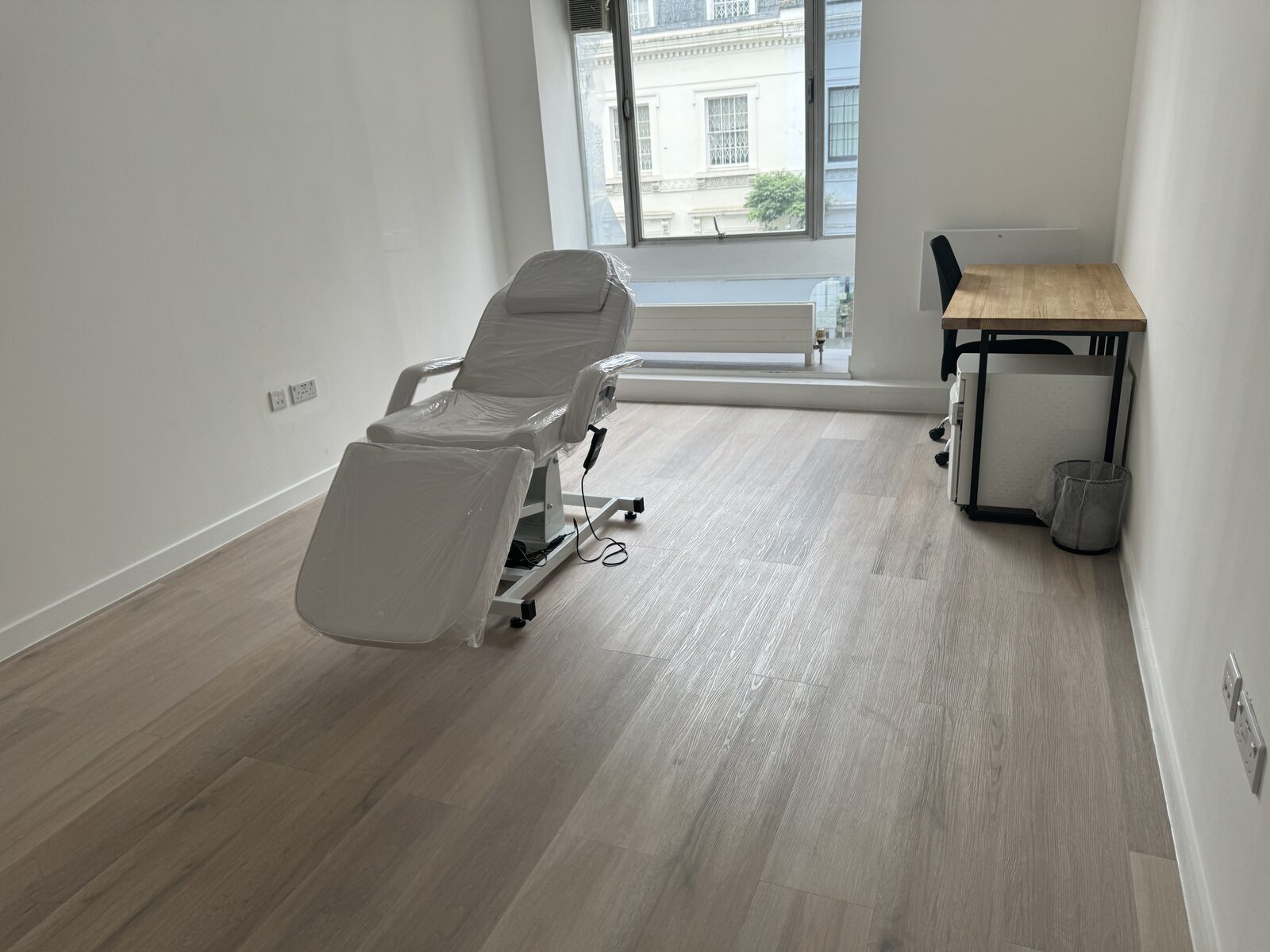 Room 2 at 189 Brompton Road